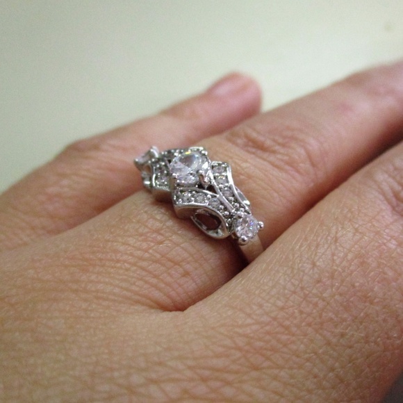 White Sapphire Ring - Picture 8 of 8